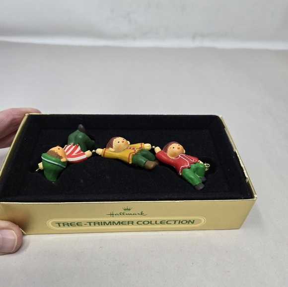 Hallmark Tree-Trimmer Holiday Collection Elfin Antics Vintage 1980's Ornament - Picture 7 of 8